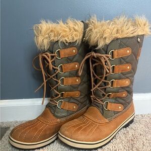 Sorel Women's TOFINO CVS DARK OLIVE Winter Boots